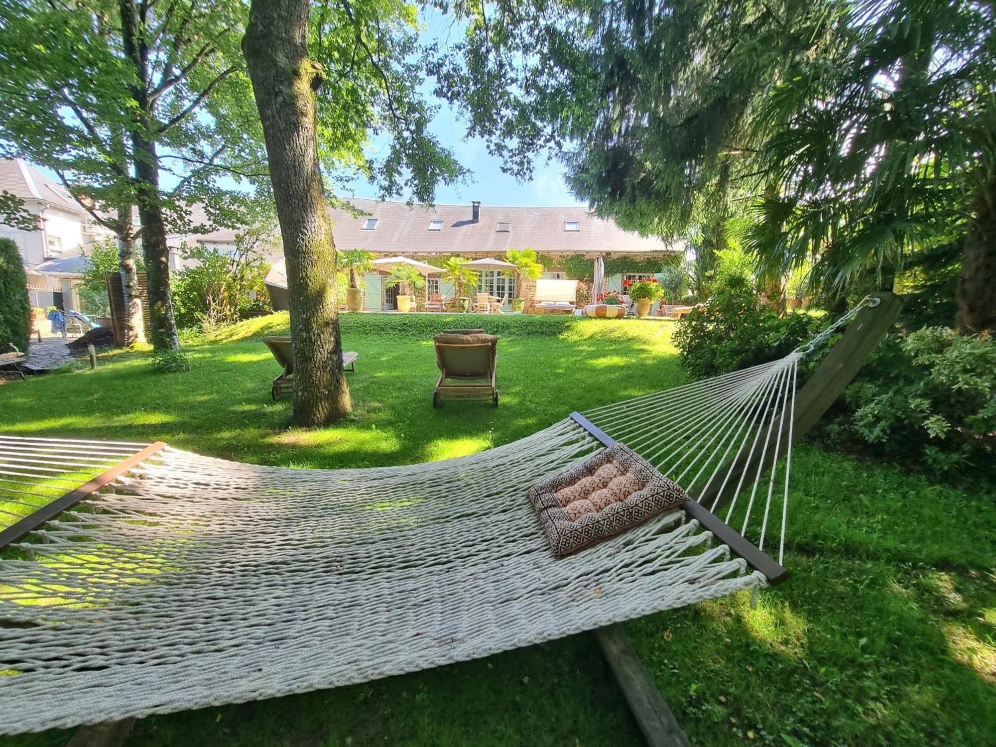 Maison D'Hotes Les Jardins Saint Eloi Le Lonzac Esterno foto