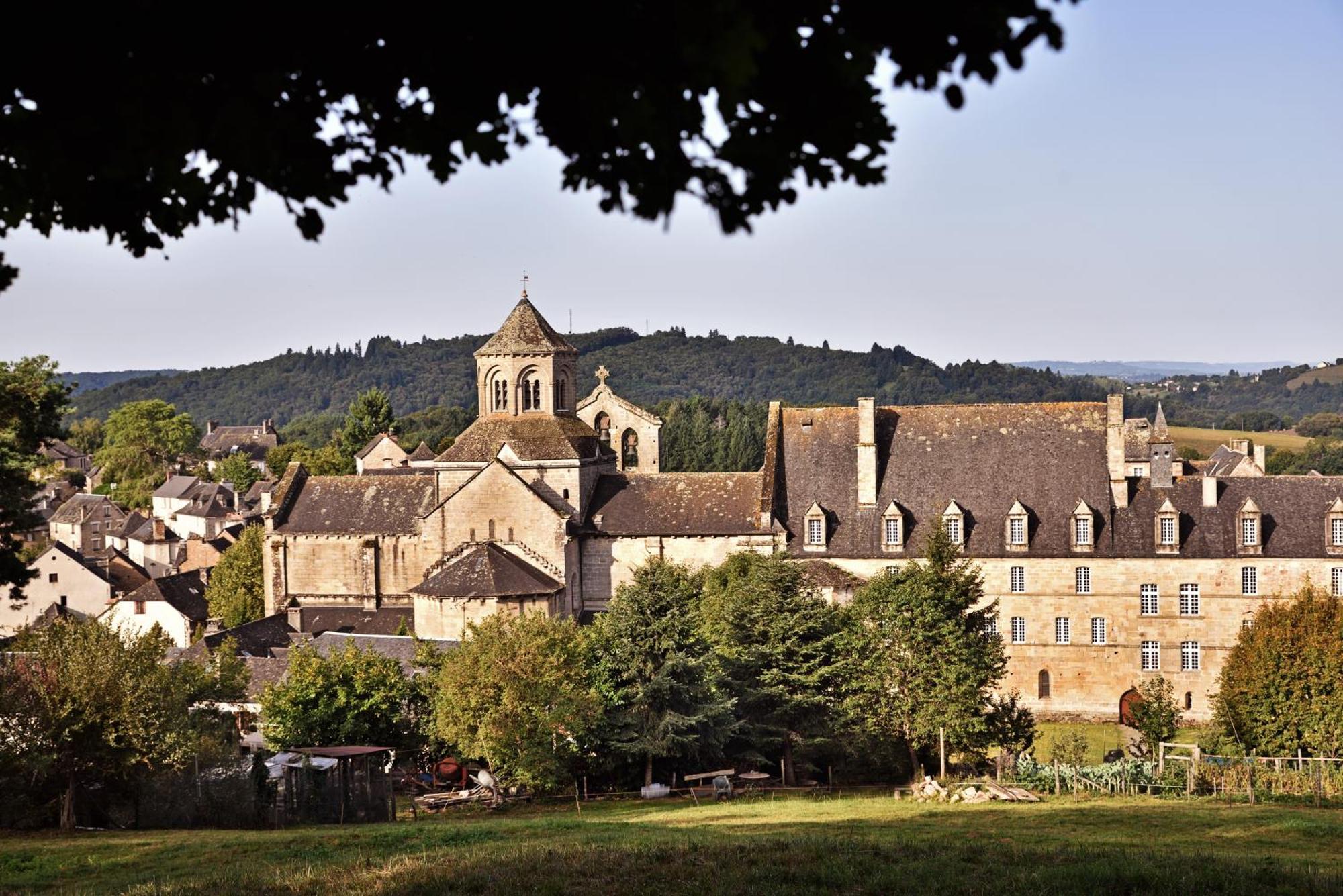 Maison D'Hotes Les Jardins Saint Eloi Le Lonzac Esterno foto