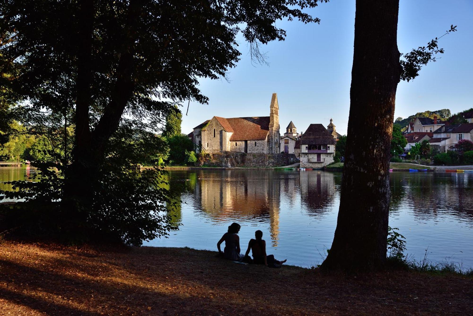 Maison D'Hotes Les Jardins Saint Eloi Le Lonzac Esterno foto